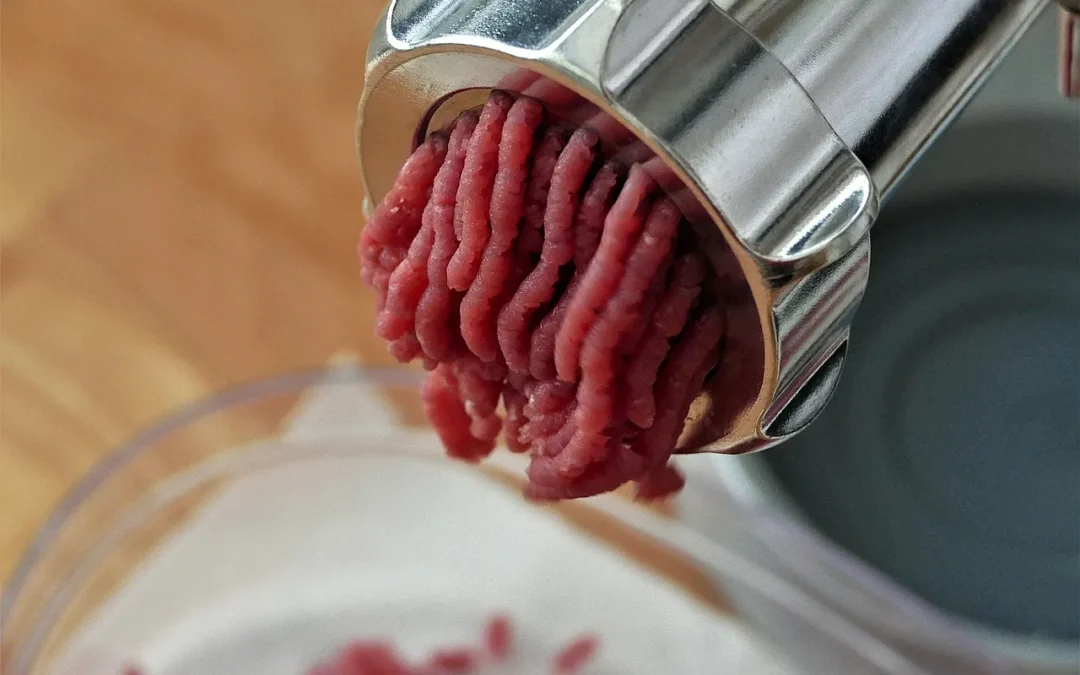 Wie kann ich meine Küchenmaschine vor Kratzern und Stößen schützen?
